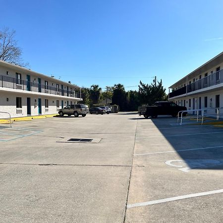 All-Suite Motel Edgewater  Exterior photo